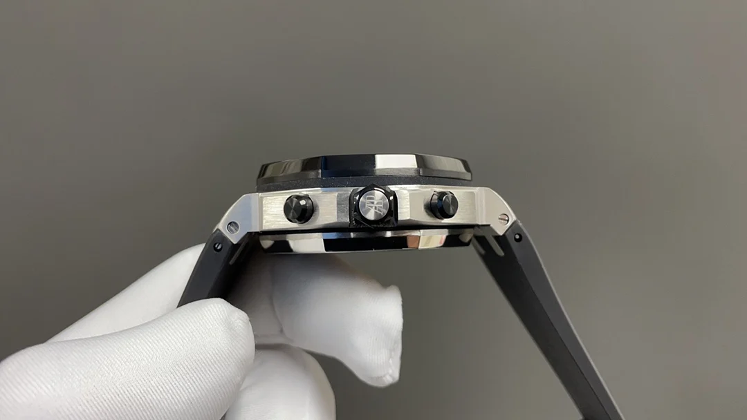 Audemars Piguet Royal Oak Offshore Ceramic Black Dial 26238 — photographed off the sweep