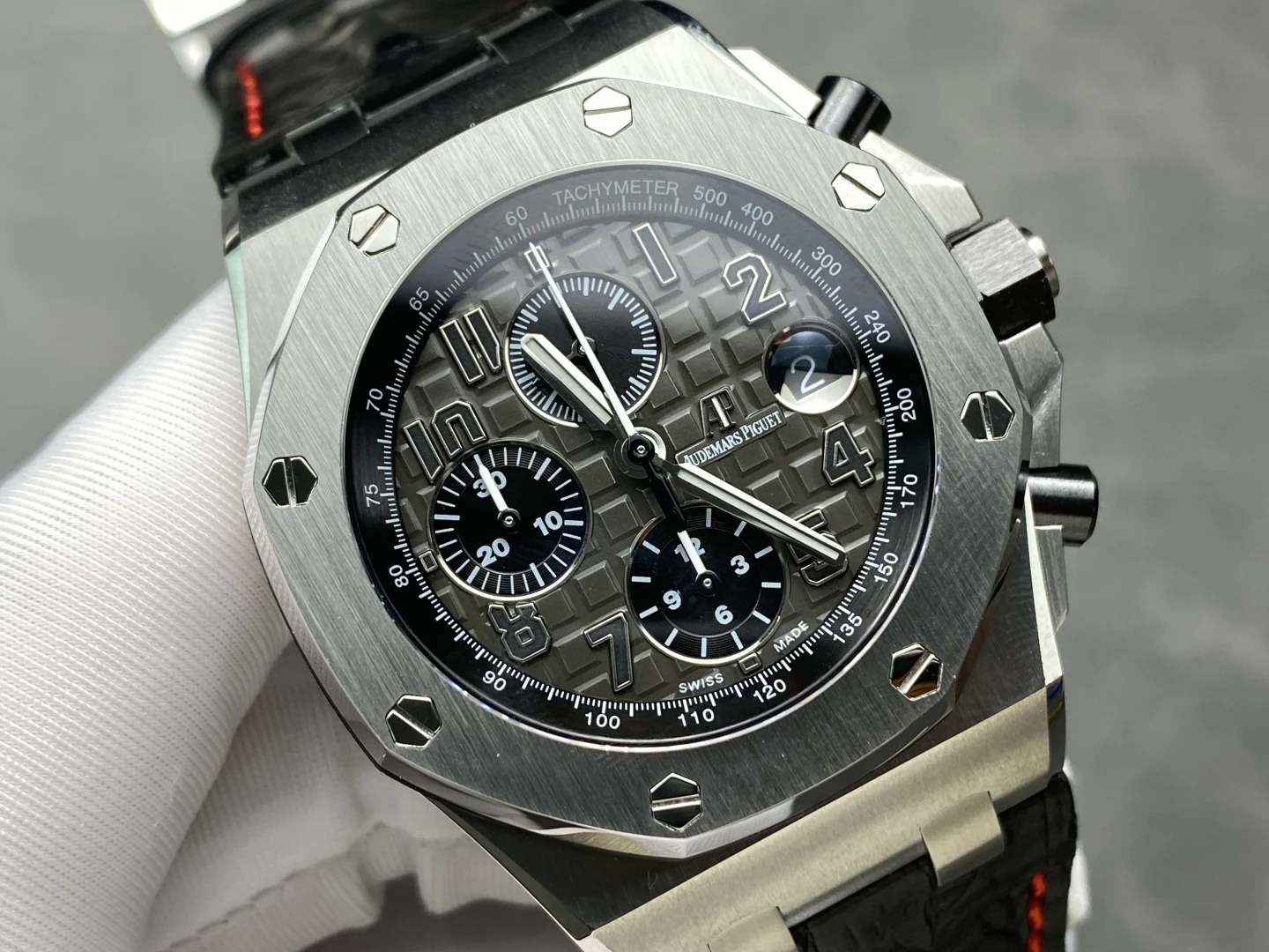 Audemars Piguet Royal Oak Offshore Chocolate Carbon 26400 — photographed off the sweep