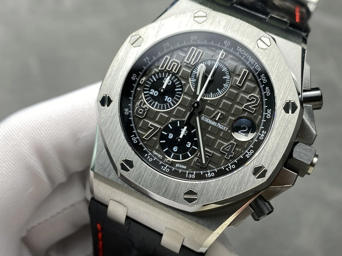 Audemars Piguet Royal Oak Offshore Chocolate Carbon 26400 — photographed off the sweep