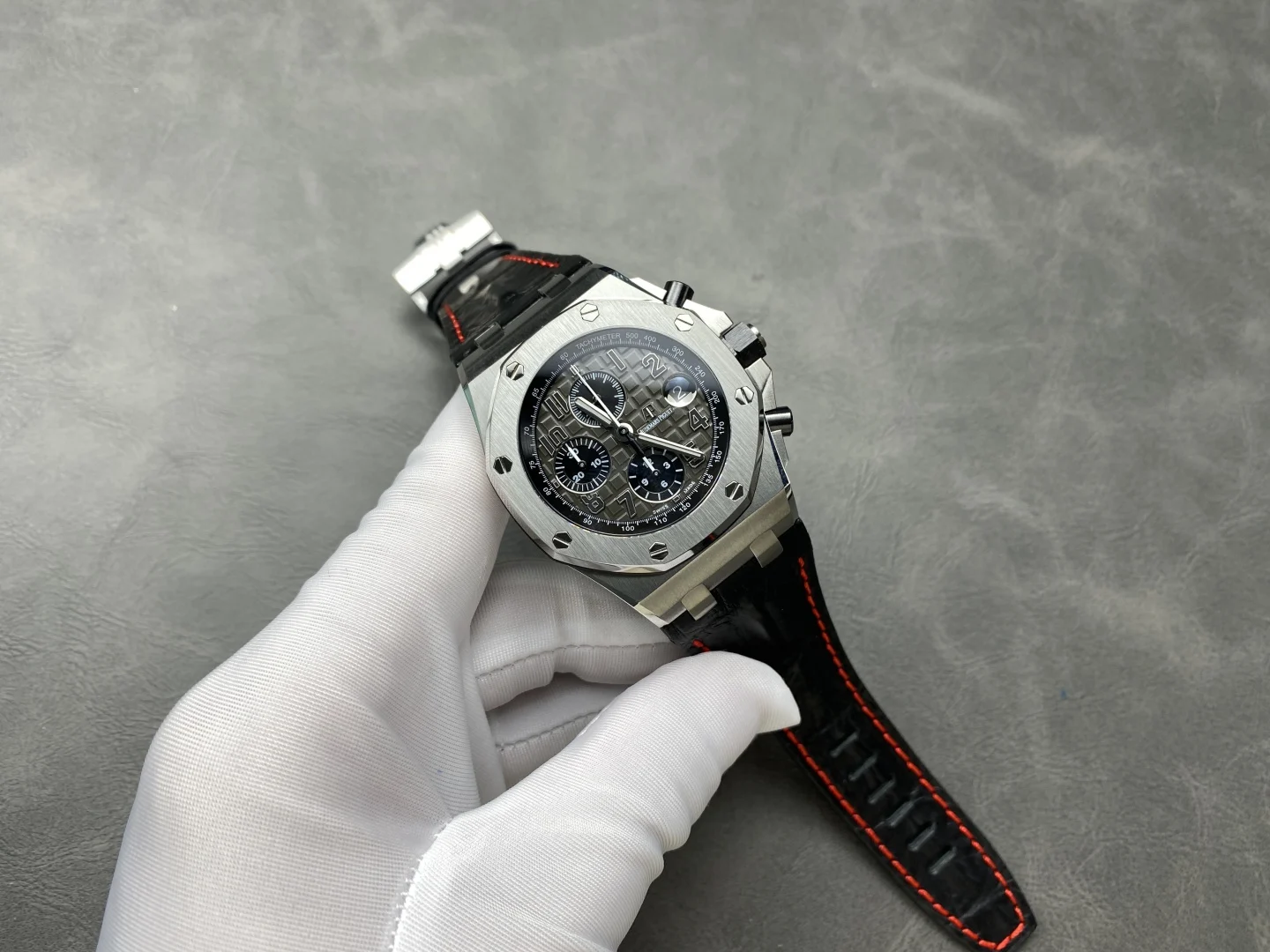 Audemars Piguet Royal Oak Offshore Chocolate Carbon 26400 — photographed off the sweep