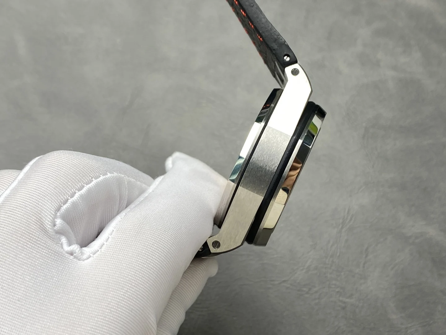 Audemars Piguet Royal Oak Offshore Chocolate Carbon 26400 — photographed off the sweep