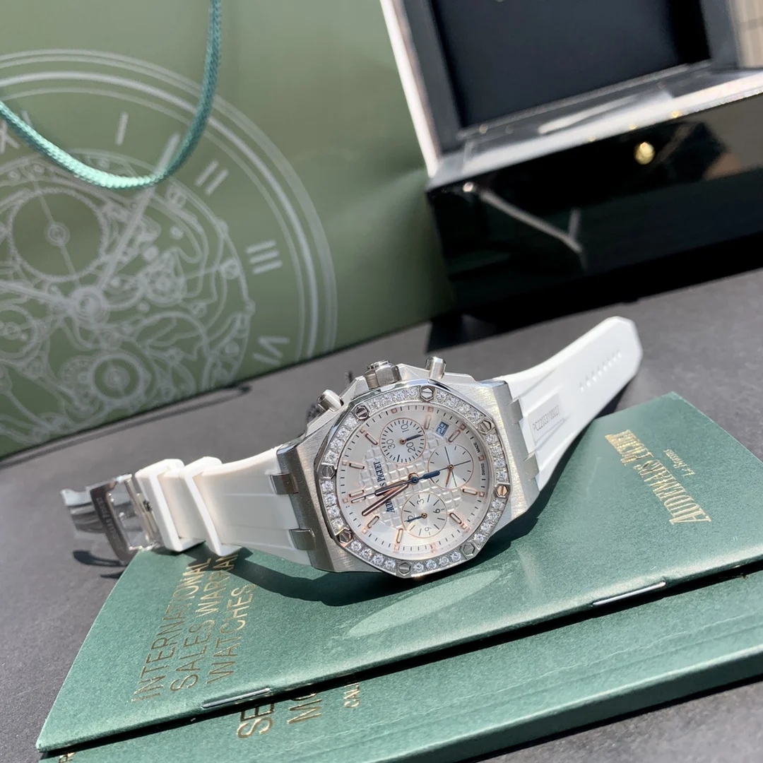 Audemars Piguet Royal Oak Offshore Tapisserie Steel — photographed off the sweep