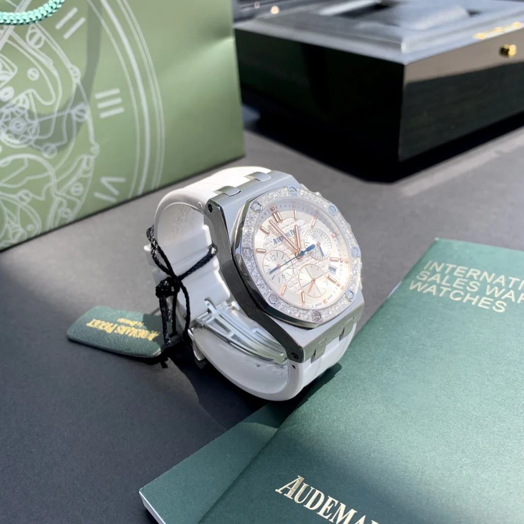 Audemars Piguet Royal Oak Offshore Tapisserie Steel — photographed off the sweep