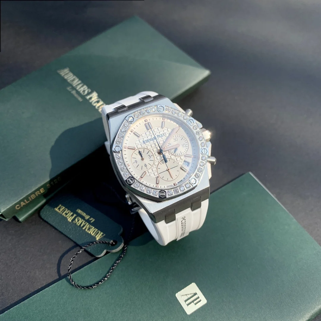 Audemars Piguet Royal Oak Offshore Tapisserie Steel — photographed off the sweep