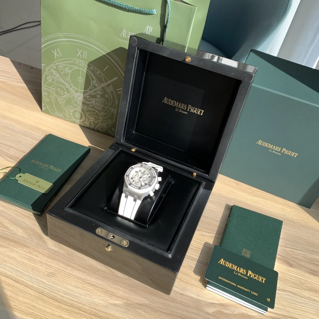 Audemars Piguet Royal Oak Offshore Tapisserie White Gold — photographed off the sweep
