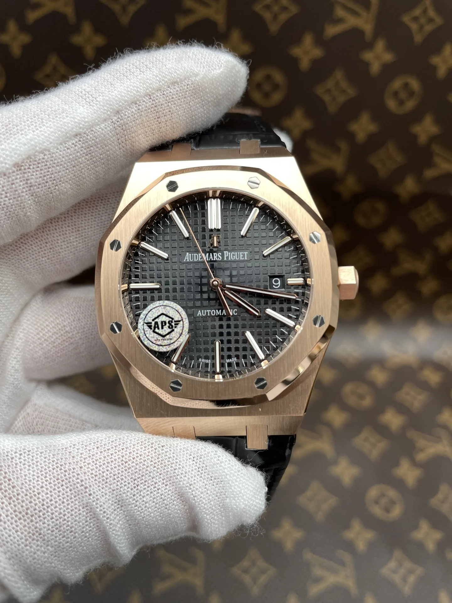 Audemars Piguet Royal Oak Rose Gold 15400 — photographed off the sweep