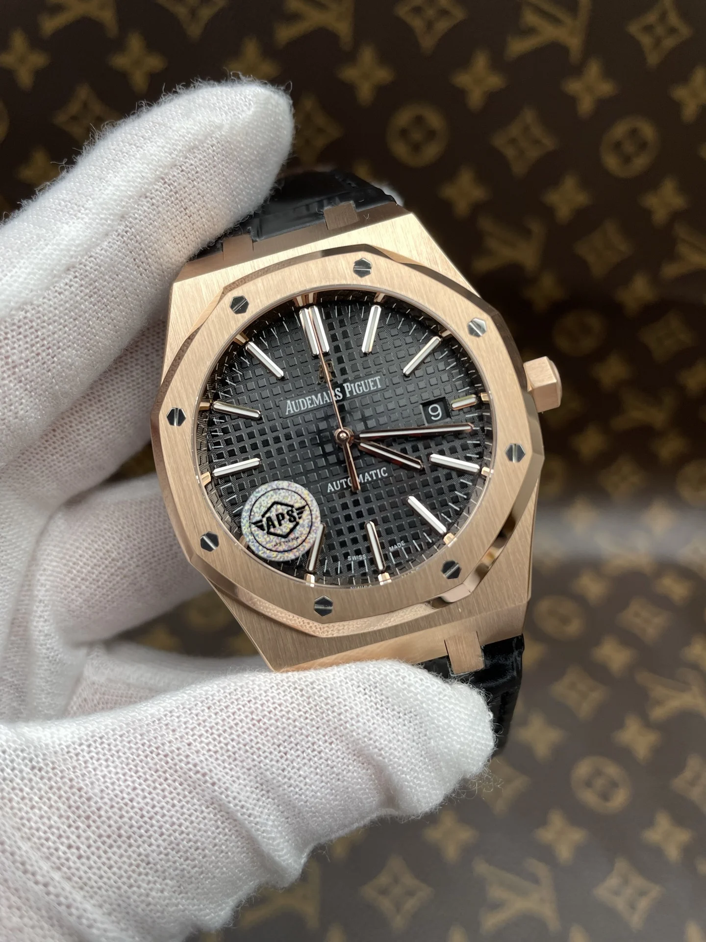 Audemars Piguet Royal Oak Rose Gold 15400 — photographed off the sweep