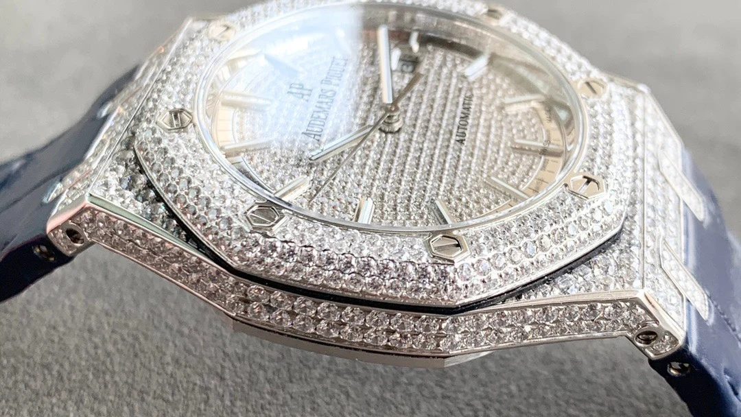 Audemars Piguet Royal Oak Rose Gold 15402OR.ZZ.D003CR.01 — photographed off the sweep