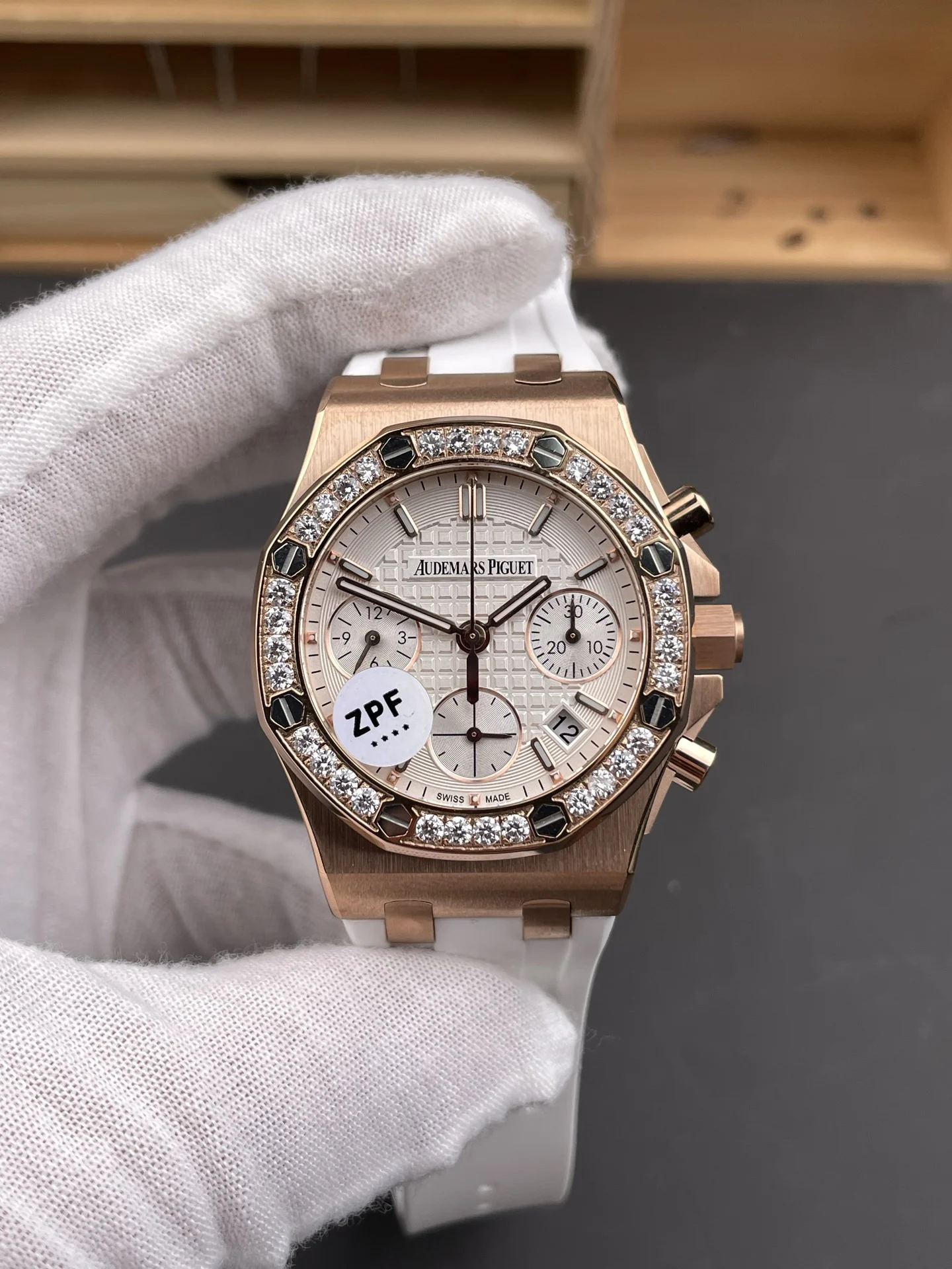 Audemars Piguet Royal Oak Rose Gold 26231 — photographed off the sweep