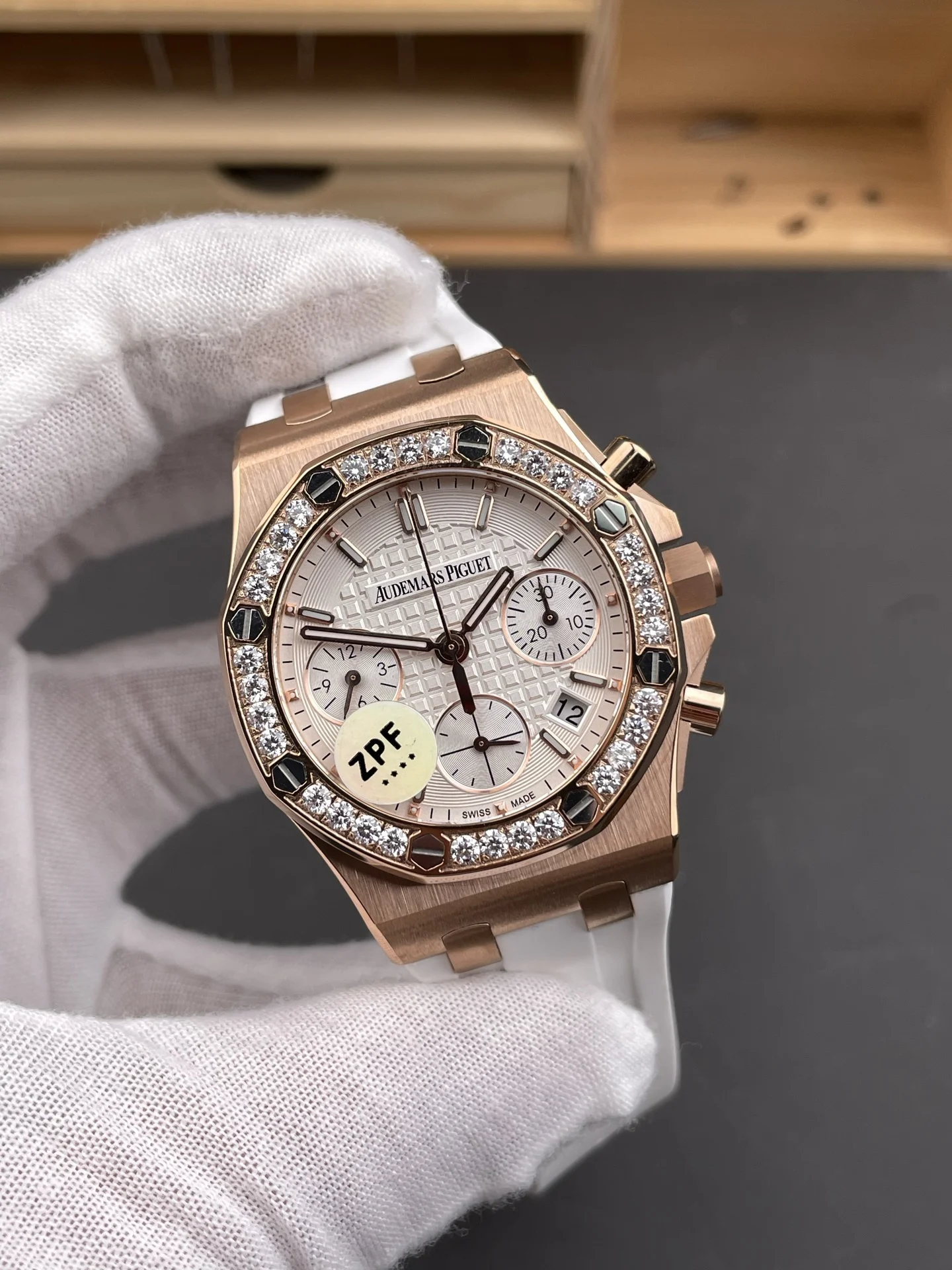 Audemars Piguet Royal Oak Rose Gold 26231 — photographed off the sweep