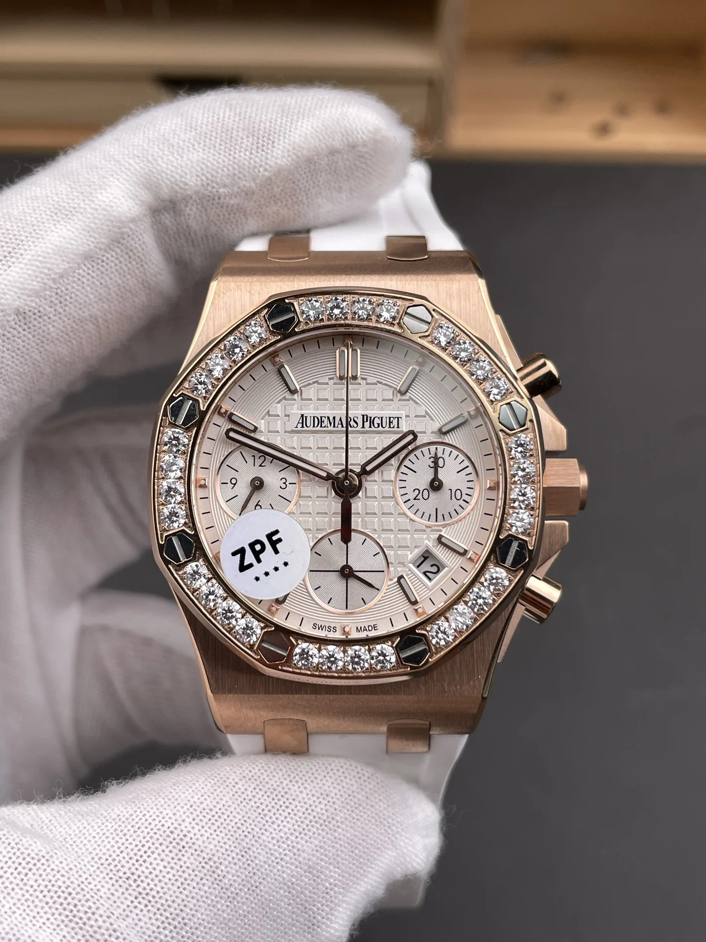 Audemars Piguet Royal Oak Rose Gold 26231 — photographed off the sweep