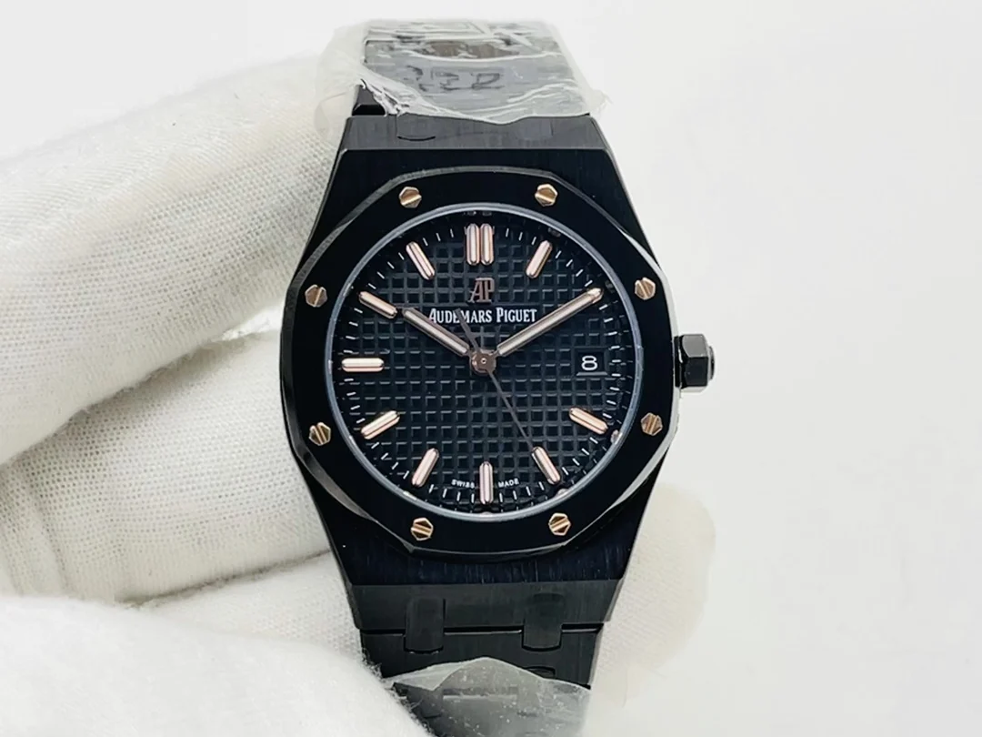 Audemars Piguet Royal Oak Rose Gold 77350 34mm — photographed off the sweep