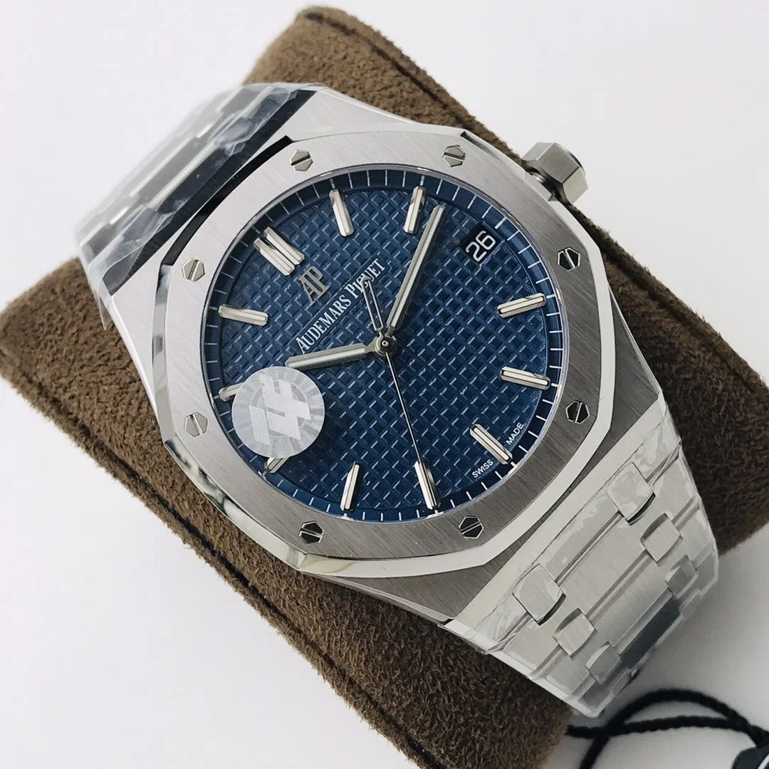 Audemars Piguet Royal Oak Steel 15400 — photographed off the sweep