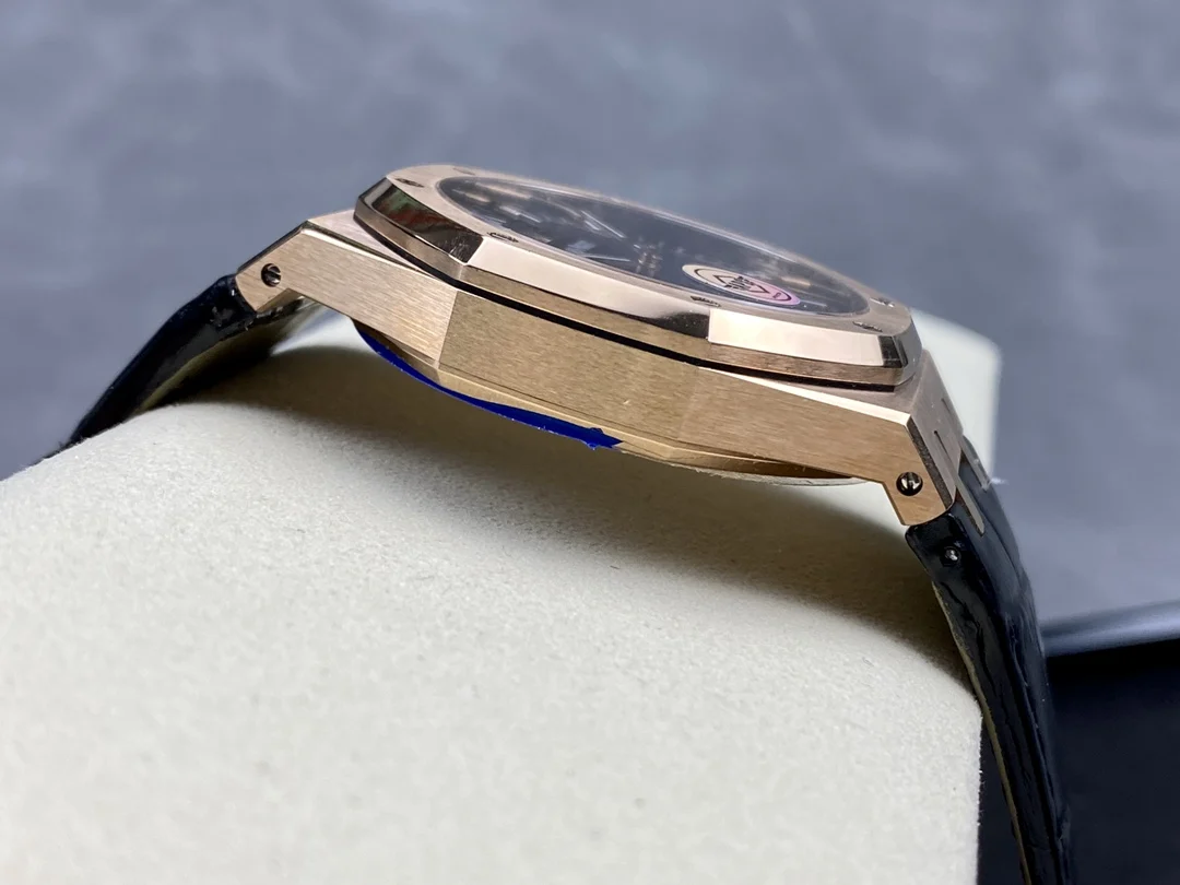 Audemars Piguet Royal Oak Steel — photographed off the sweep