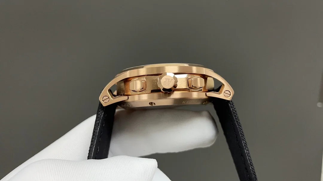 Audemars Piguet Royal Oak Steel 26048 — photographed off the sweep