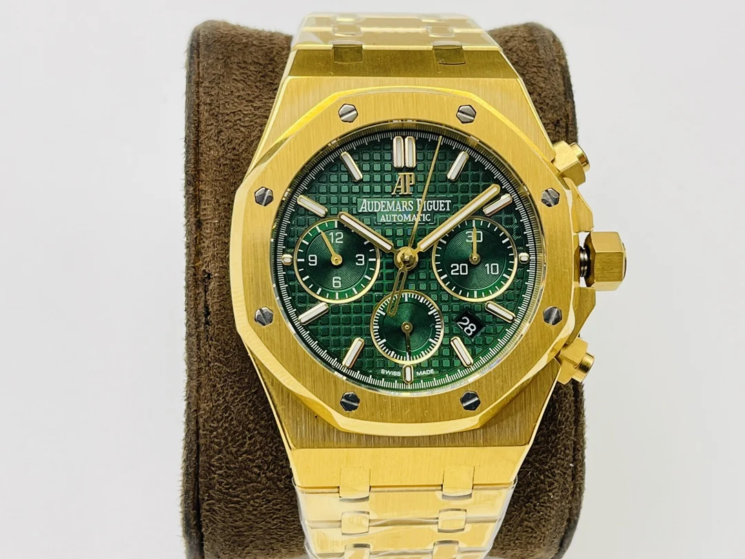 Audemars Piguet Royal Oak Steel 26331OR 41mm — photographed off the sweep
