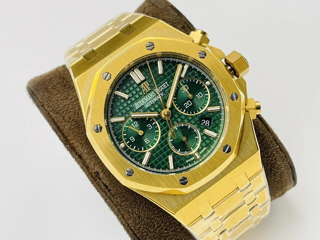 Audemars Piguet Royal Oak Steel 26331OR 41mm — photographed off the sweep