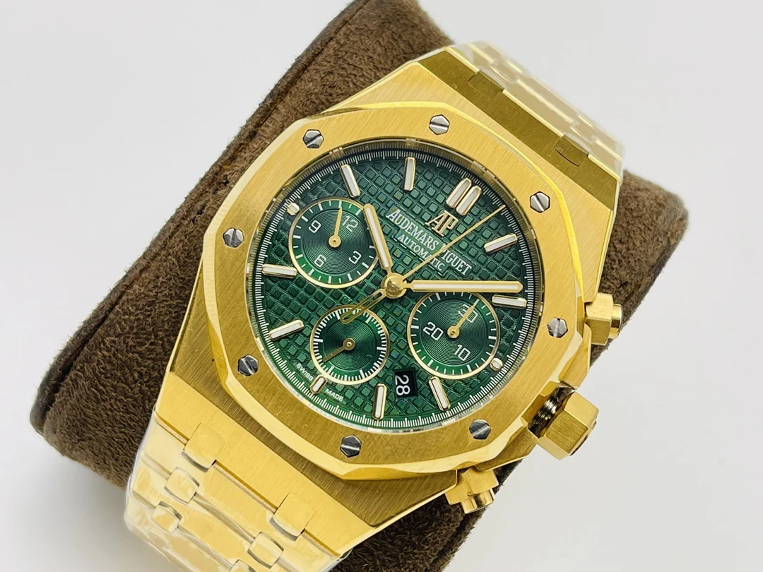 Audemars Piguet Royal Oak Steel 26331OR 41mm — photographed off the sweep