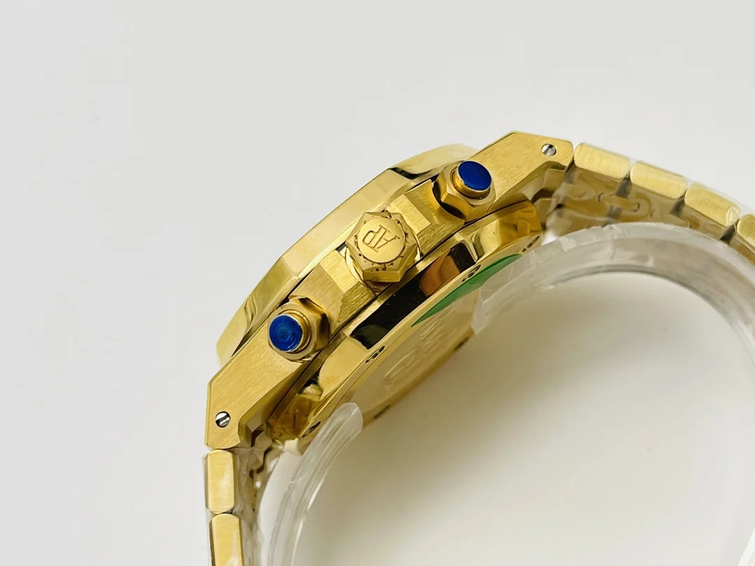 Audemars Piguet Royal Oak Steel 26331OR 41mm — photographed off the sweep
