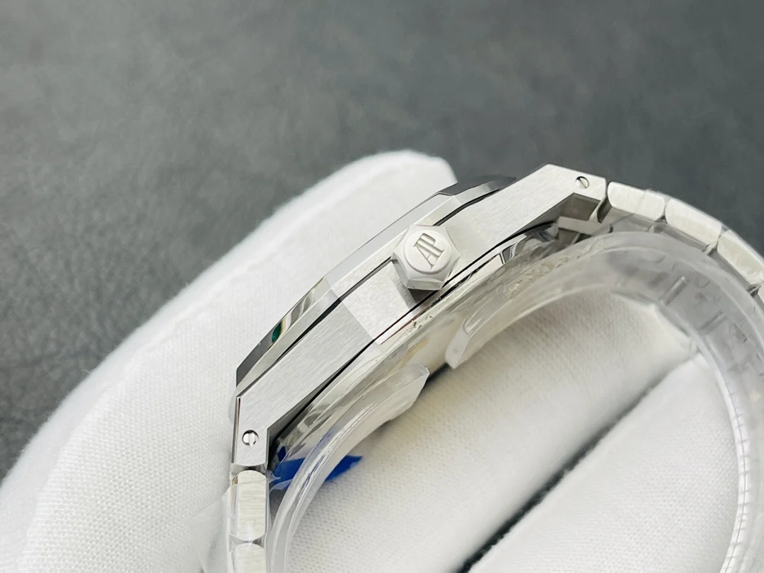 Audemars Piguet Royal Oak Steel — photographed off the sweep
