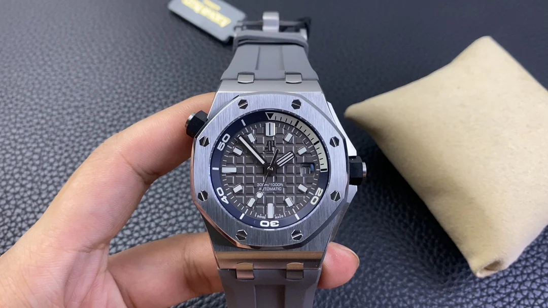 Audemars Piguet Royal Oak Tapisserie Ceramic Black Dial 15720 42mm — photographed off the sweep