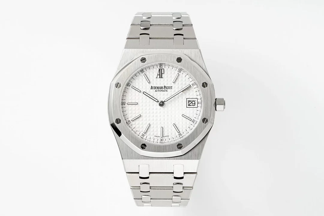 Audemars Piguet Royal Oak Tapisserie Steel 15202 — detail