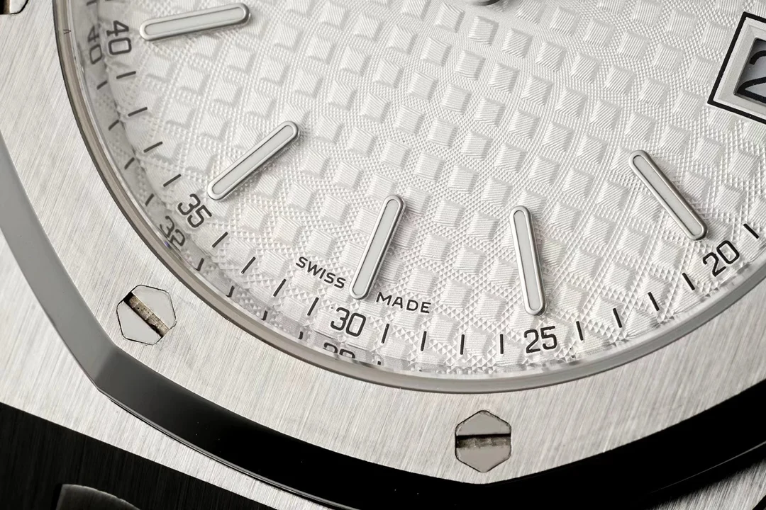 Audemars Piguet Royal Oak Tapisserie Steel 15202 — photographed off the sweep