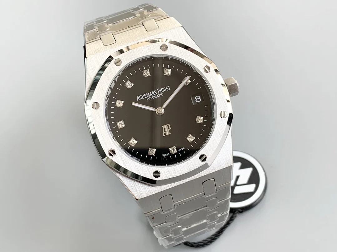 Audemars Piguet Royal Oak Tapisserie White Gold 15202 — photographed off the sweep
