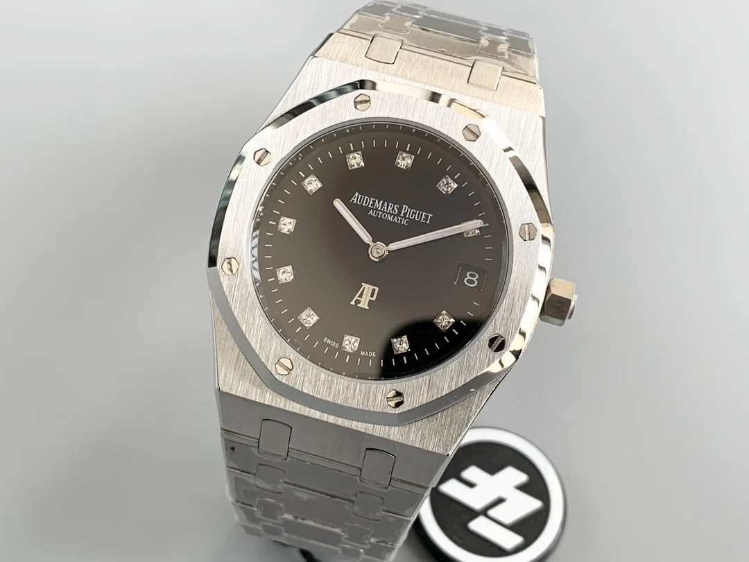 Audemars Piguet Royal Oak Tapisserie White Gold 15202 — photographed off the sweep