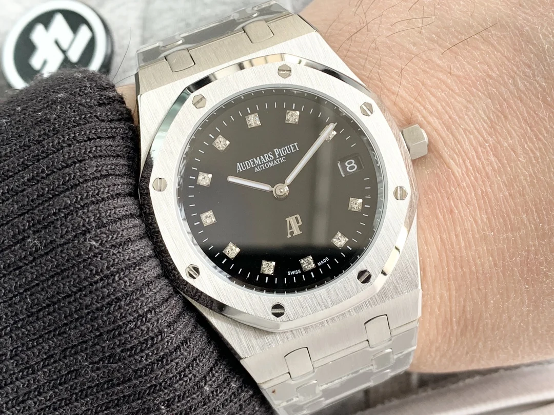Audemars Piguet Royal Oak Tapisserie White Gold 15202 — photographed off the sweep