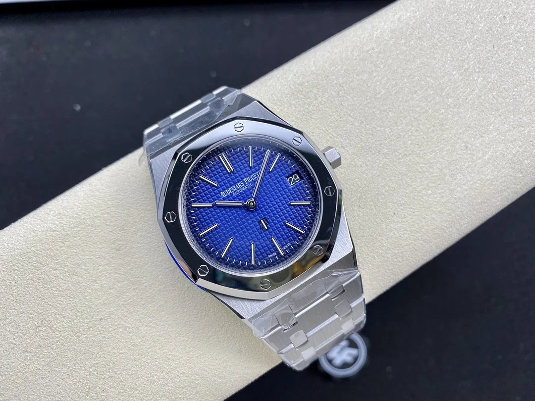 Audemars Piguet Royal Oak Tapisserie White Gold Blue Dial 15202IP 39mm — photographed off the sweep