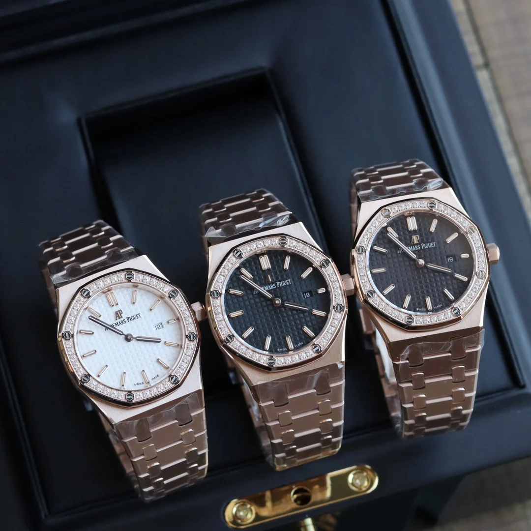 Audemars Piguet Royal Oak Tapisserie — photographed off the sweep