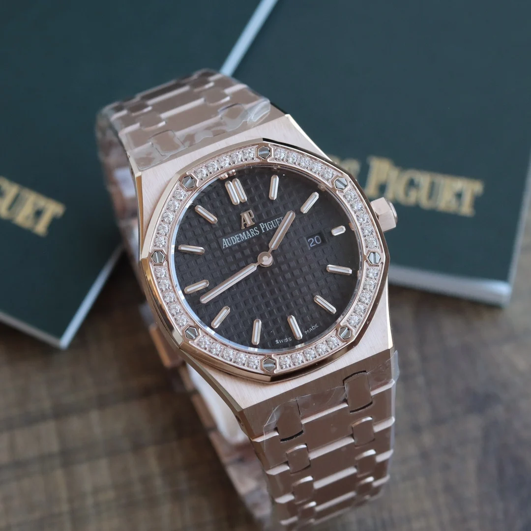 Audemars Piguet Royal Oak Tapisserie — photographed off the sweep