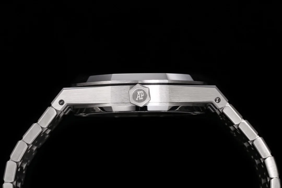 Audemars Piguet Royal Oak Tourbillon Tiffany — photographed off the sweep