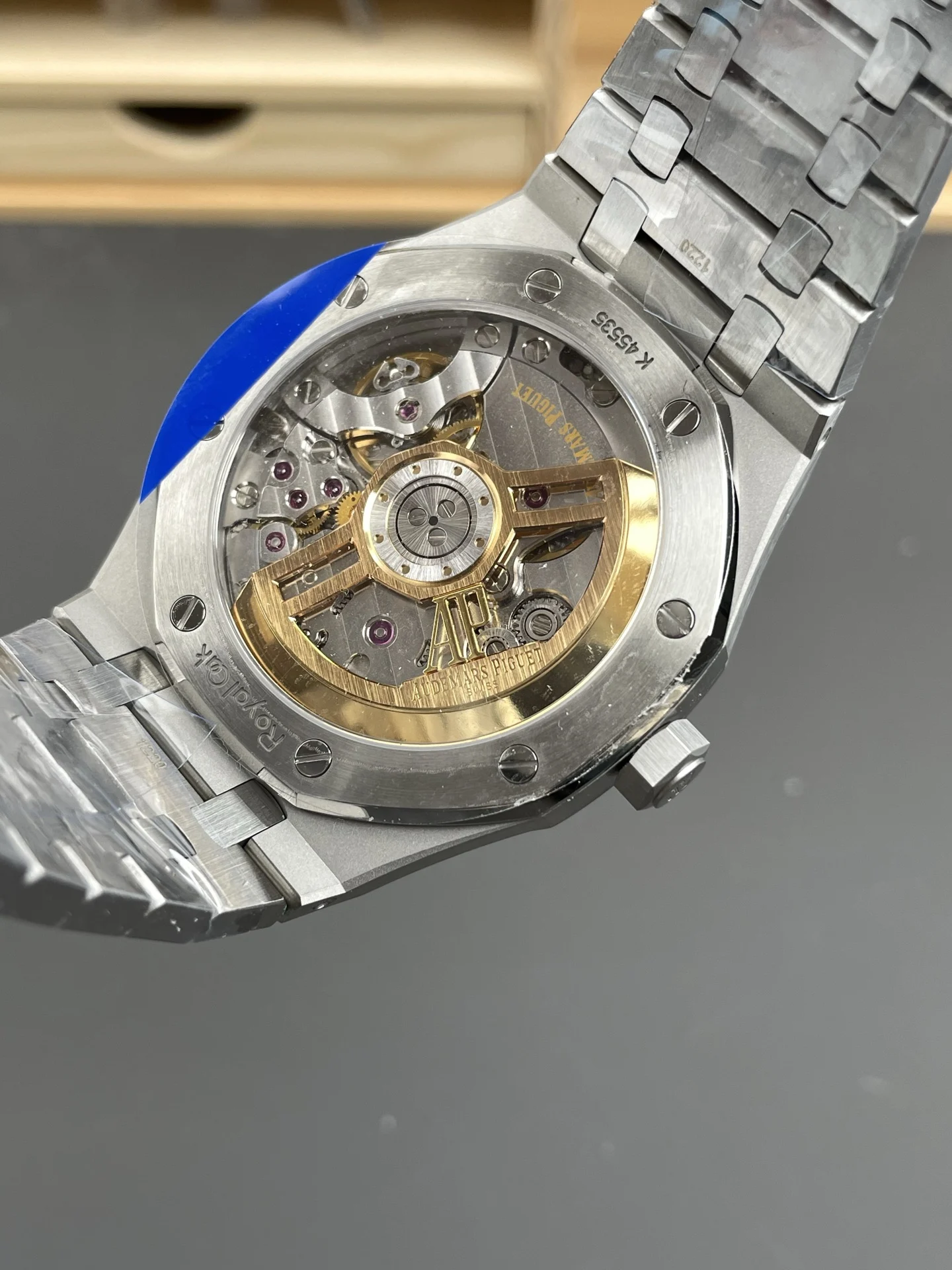 Audemars Piguet Royal Oak White Dial 15500 41mm — photographed off the sweep