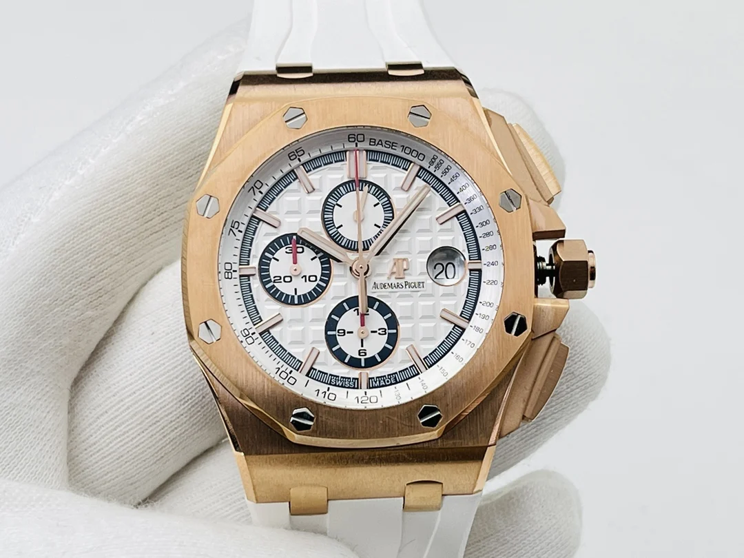 Audemars Piguet Royal Oak Yellow Gold — photographed off the sweep