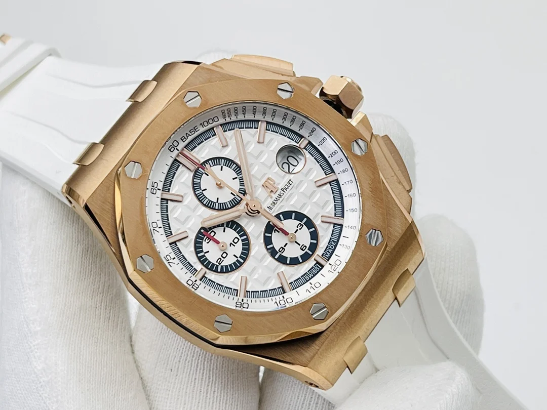 Audemars Piguet Royal Oak Yellow Gold — photographed off the sweep