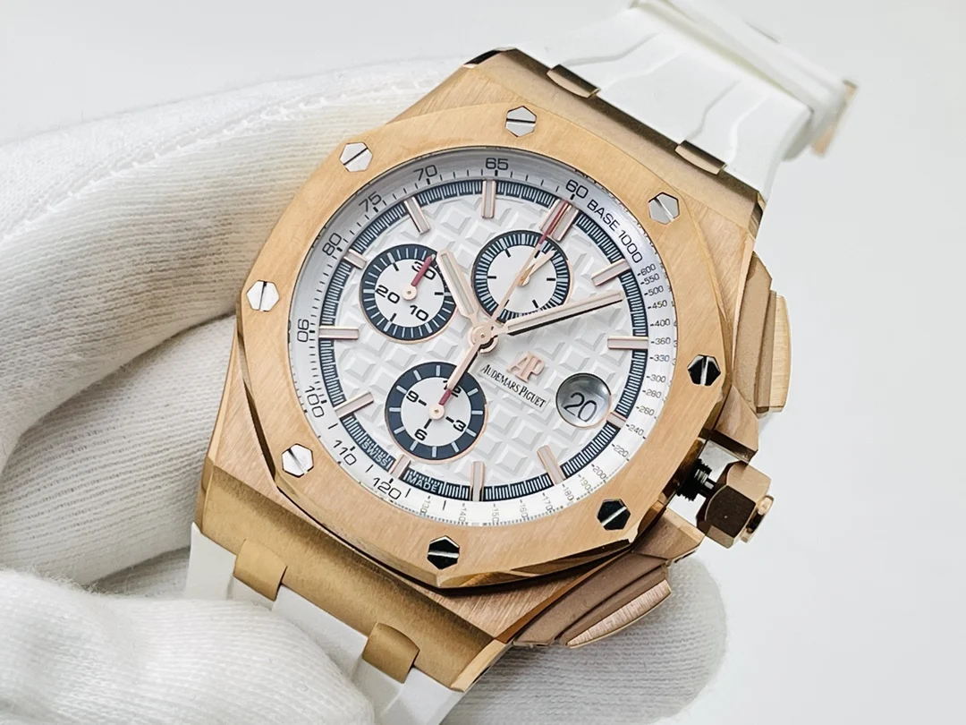 Audemars Piguet Royal Oak Yellow Gold — photographed off the sweep