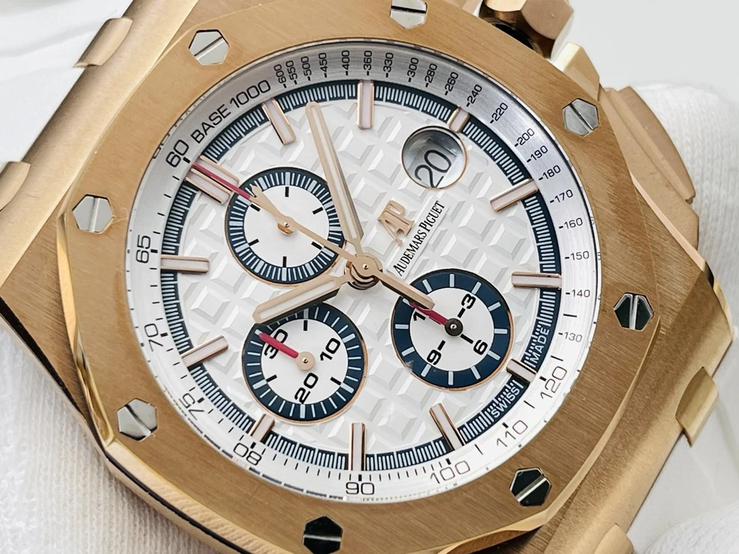 Audemars Piguet Royal Oak Yellow Gold — photographed off the sweep