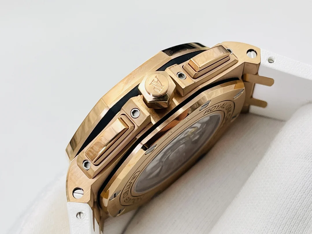 Audemars Piguet Royal Oak Yellow Gold — photographed off the sweep