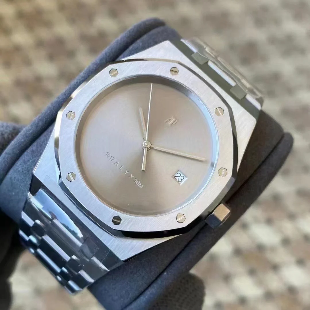 Audemars Piguet Steel 15400 — photographed off the sweep