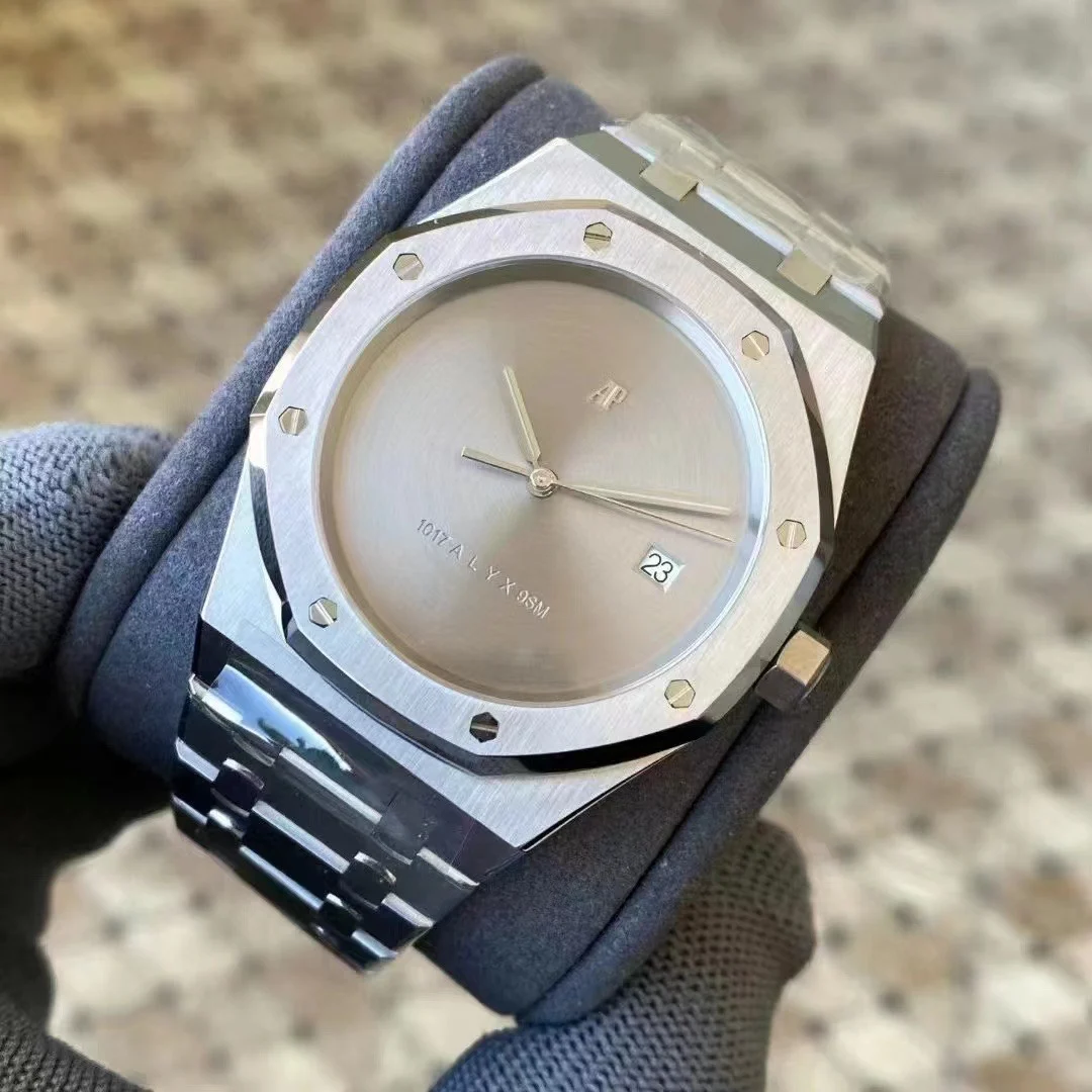 Audemars Piguet Steel 15400 — photographed off the sweep