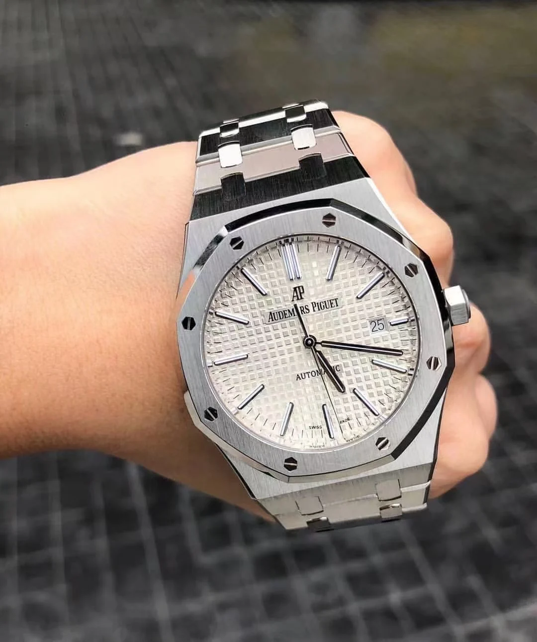 Audemars Piguet Steel Blue Dial 15400 41mm — photographed off the sweep