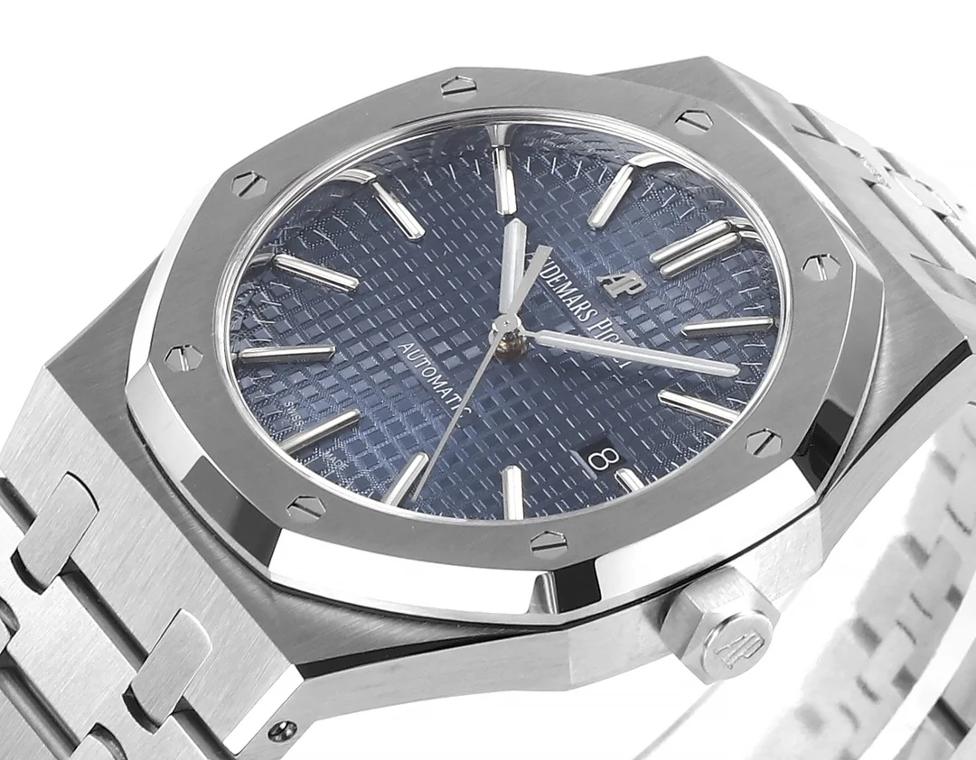 Audemars Piguet Steel Blue Dial 15400 41mm — photographed off the sweep