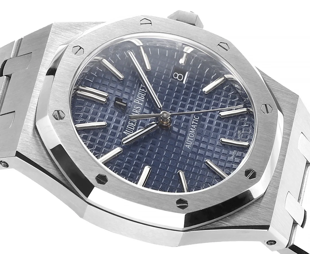 Audemars Piguet Steel Blue Dial 15400 41mm — photographed off the sweep