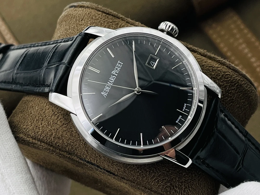 Audemars Piguet Steel — photographed off the sweep