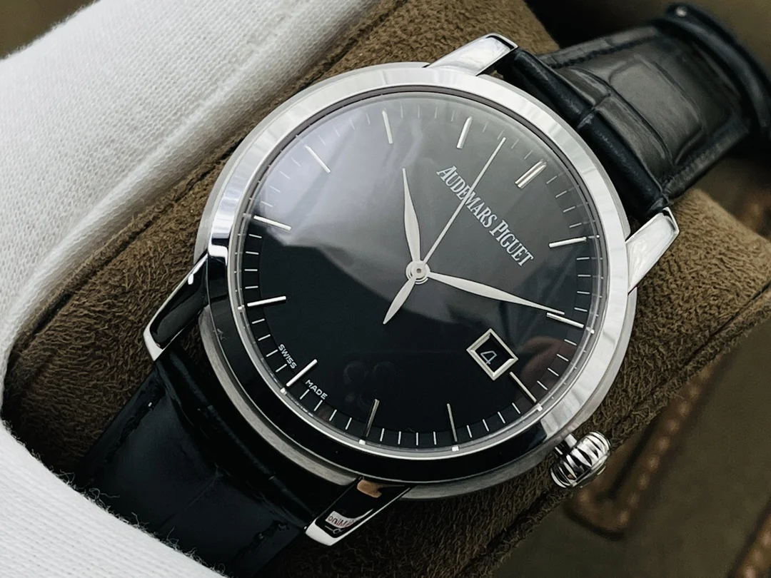 Audemars Piguet Steel — photographed off the sweep