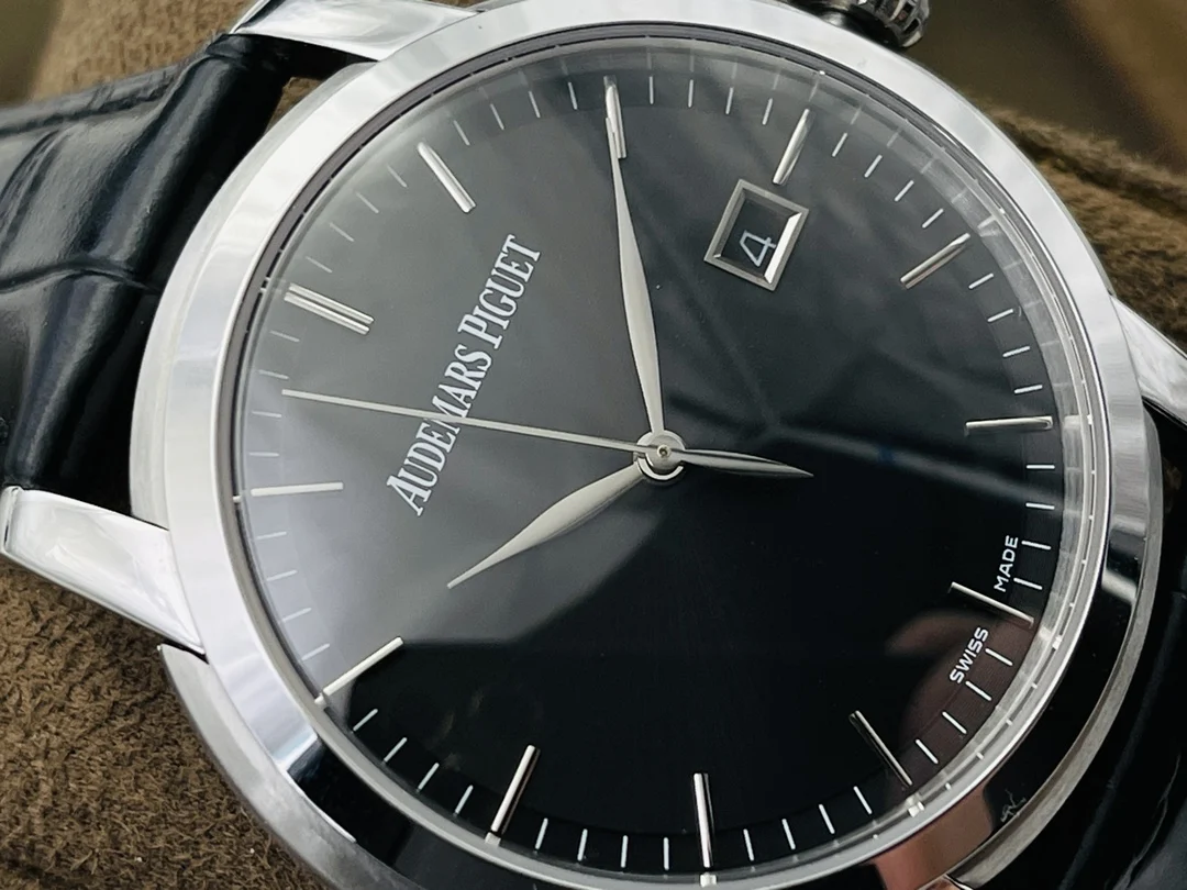 Audemars Piguet Steel — photographed off the sweep