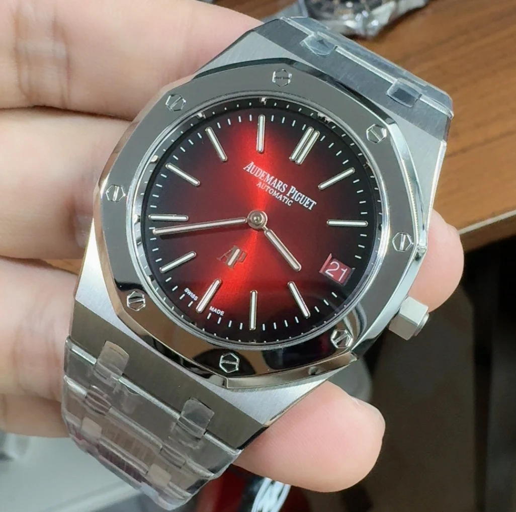 Audemars Piguet Titanium 15202 — photographed off the sweep