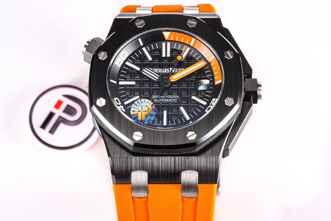Audemars Piguet Titanium Black Dial 15707 42mm — detail